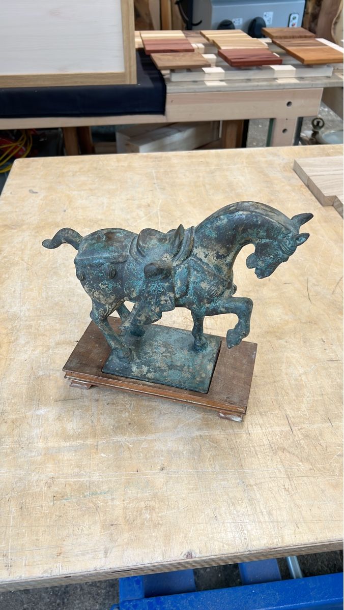 Figurines: Bronzefigur Pferd mit Sockel antiker Stil – D'occasion à Perlen par Chregle1