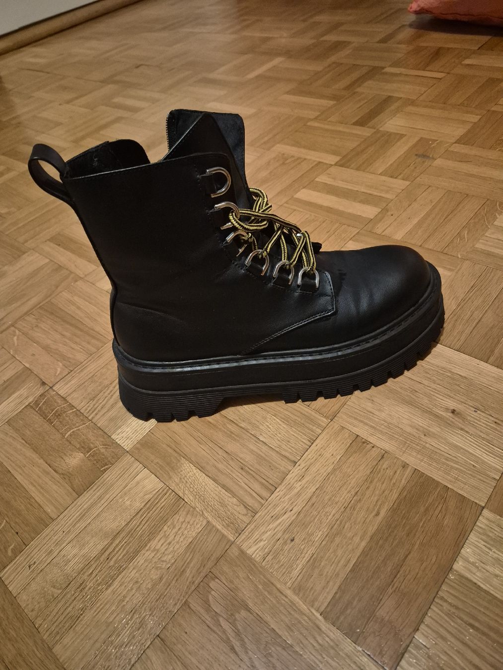 Pull&Bear Damenschuhe: Bottines à lacets noires robustes avec plateforme taille 39 – Neu (gemäss Beschreibung) aus Lausanne von lae_nrf5 3