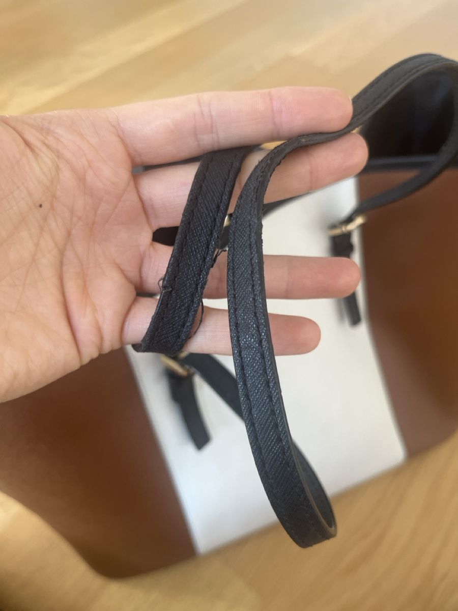 Michael Kors Borse: Michael Kors handbag – Usato da Zürich venduto da nad_7nsh 4
