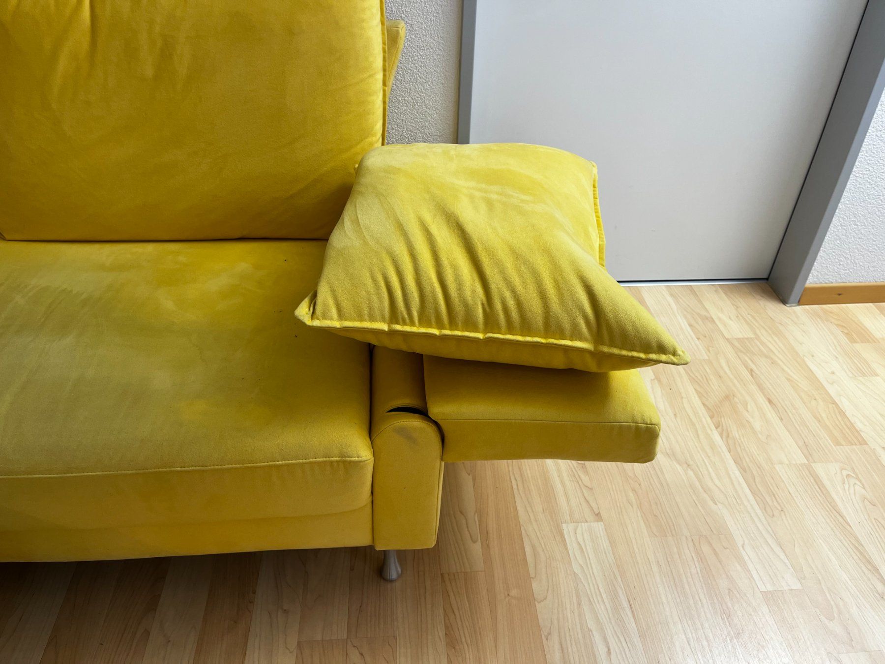 Sofas: Sofa mit Micorfaserbezug – D'occasion à Rudolfstetten par Mastertools 1