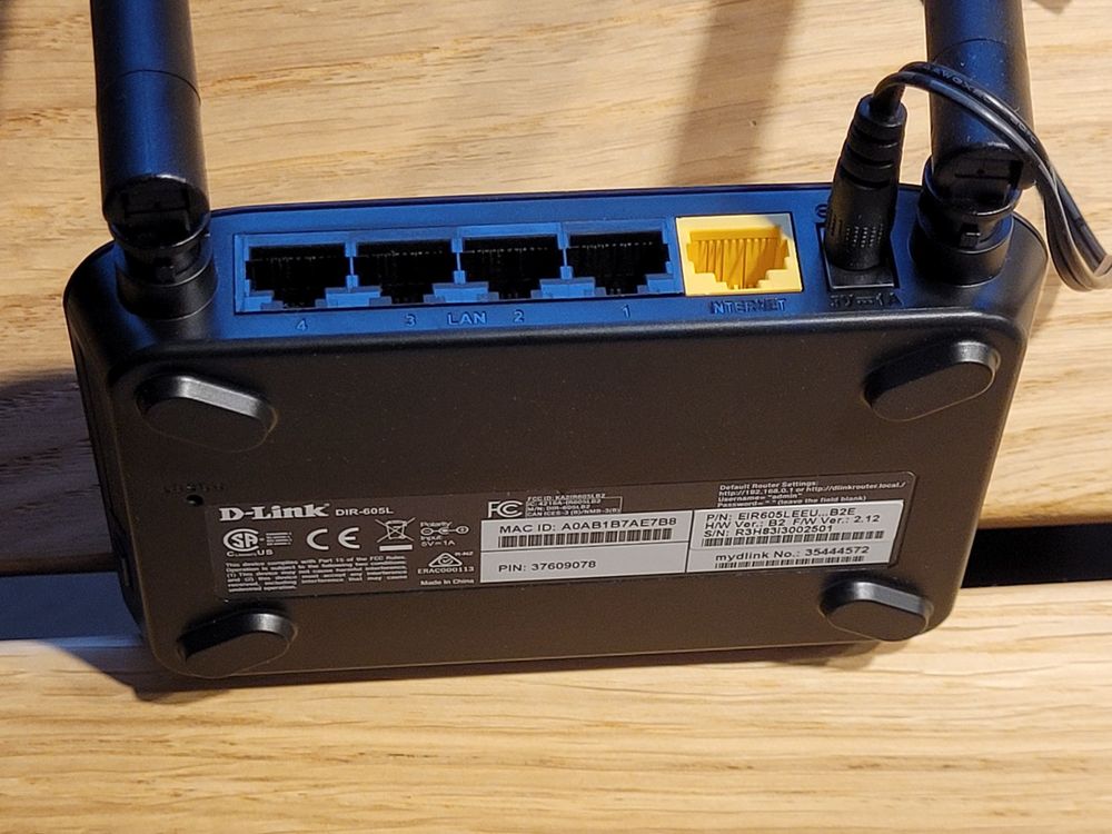 D-LINK Cloud Router N300 (DIR-605L) - wie NEU (Neu (gemäss Beschreibung ...