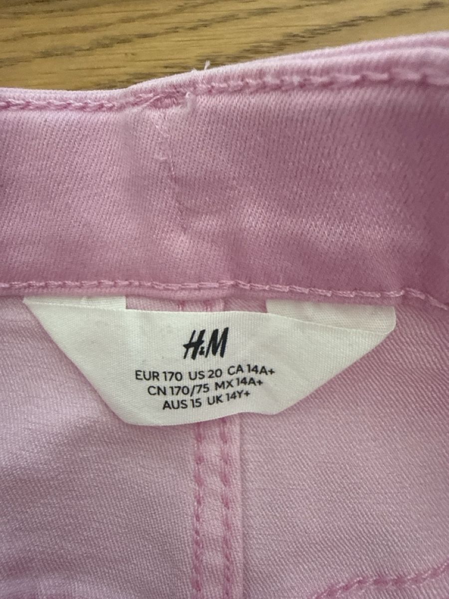 H&M Hosen: 3 paar Sommershorts – Gebraucht aus Küsnacht ZH von dps_mc9z 4