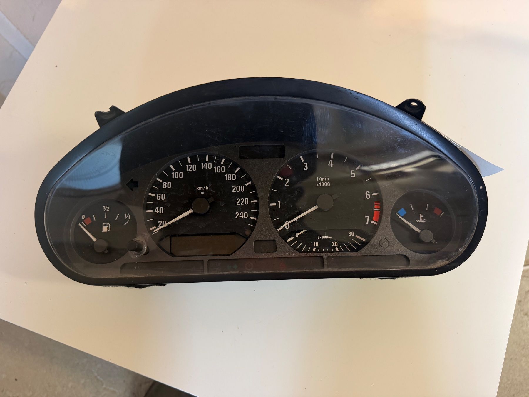 Toutes les pièces auto: Kombiinstrument BMW E36 Tacho Kilometerstand Display – D'occasion à Münchenstein par tsp01 1