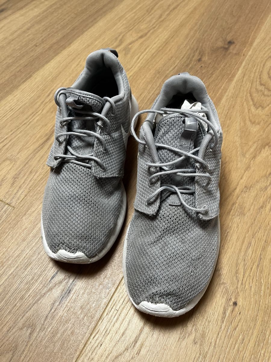 Nike Scarpe da uomo: Nike Roshe Run Gr. 44, bequem & leicht – Usato da Rümlang venduto da dam_j6kb 2