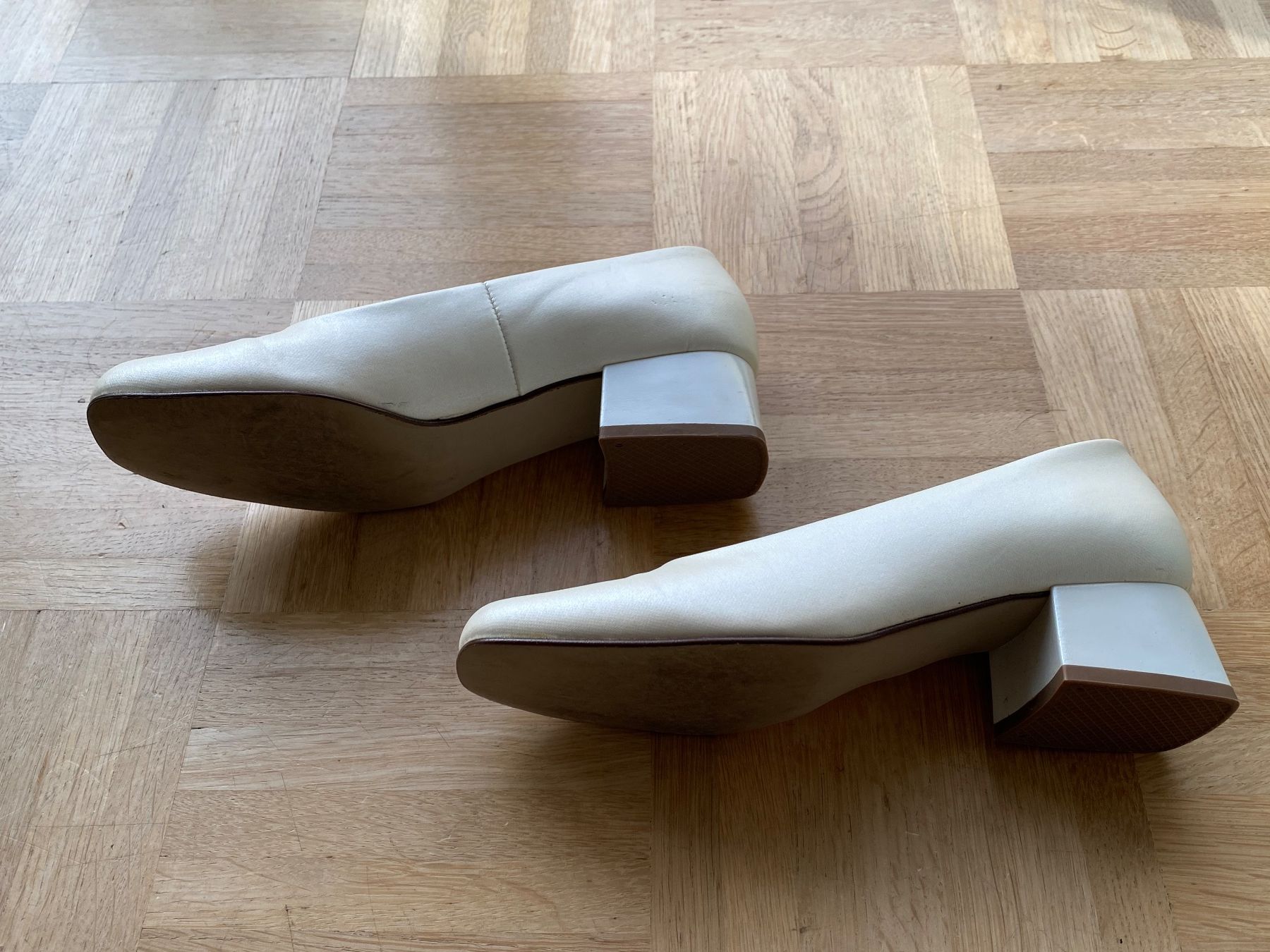 Scarpe da donna: Hochzeitsschuhe Gr. 38 – Usato da Thalwil venduto da Hcdavalanche 2