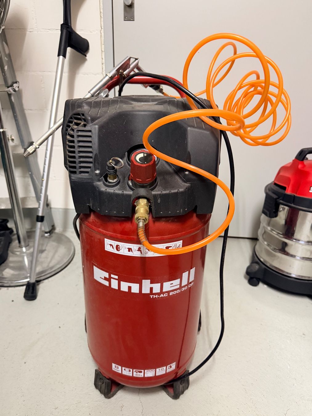 Compressori: Einhell Kompressor TH-AC 200/30 Top Zustand Sommeraktion – Usato da Oftringen venduto da reneechen
