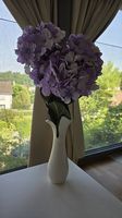 Kunstblumen mit Vase
