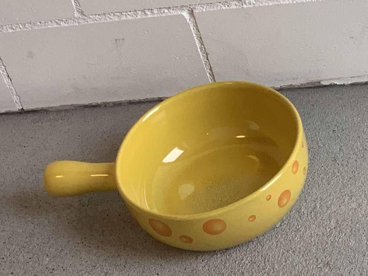Casseroles: Yellow ceramic fondue pot with handle – D'occasion à Immensee par vgitter 1