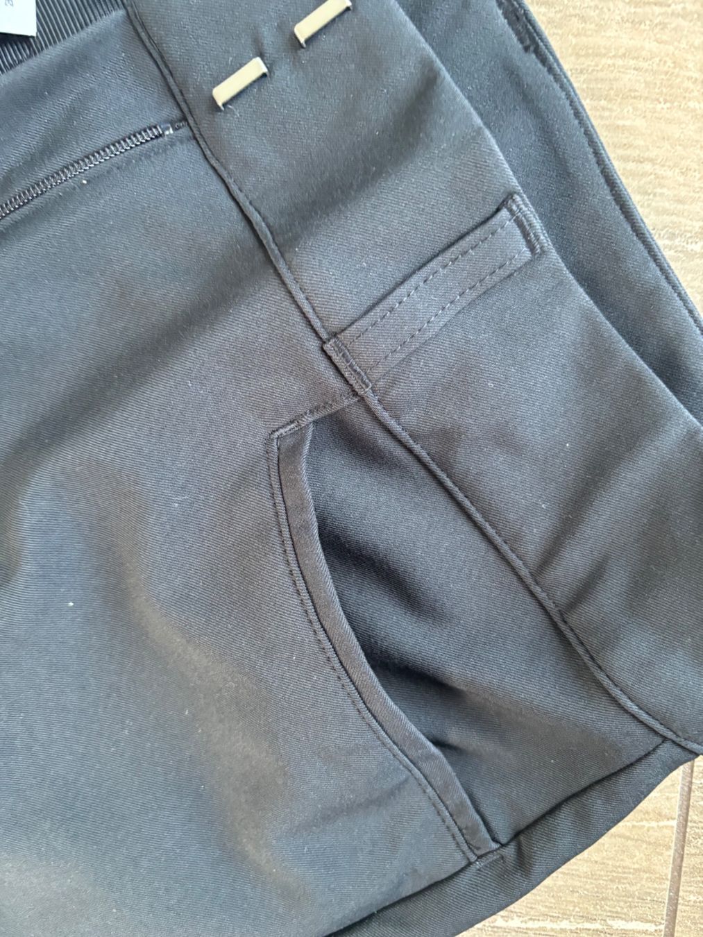 Adidas Pantaloni: 30_adidas golf_NEU_LP 90 sfr – Nuovo e nell'imballaggio originale da Versegeres venduto da kista 7