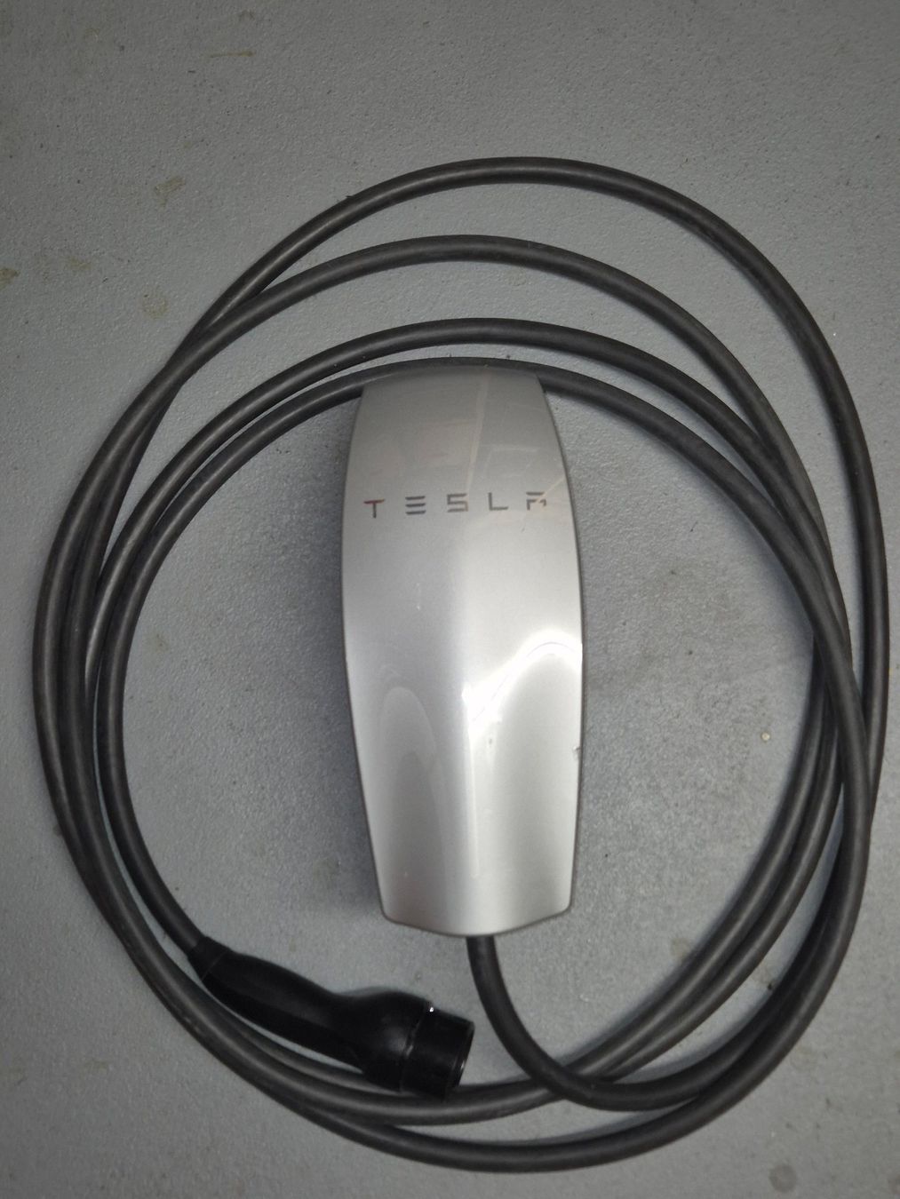Tesla Caricabatterie: Tesla Wallbox 11 bis 22kW – Usato da Mülligen venduto da Onsightmate