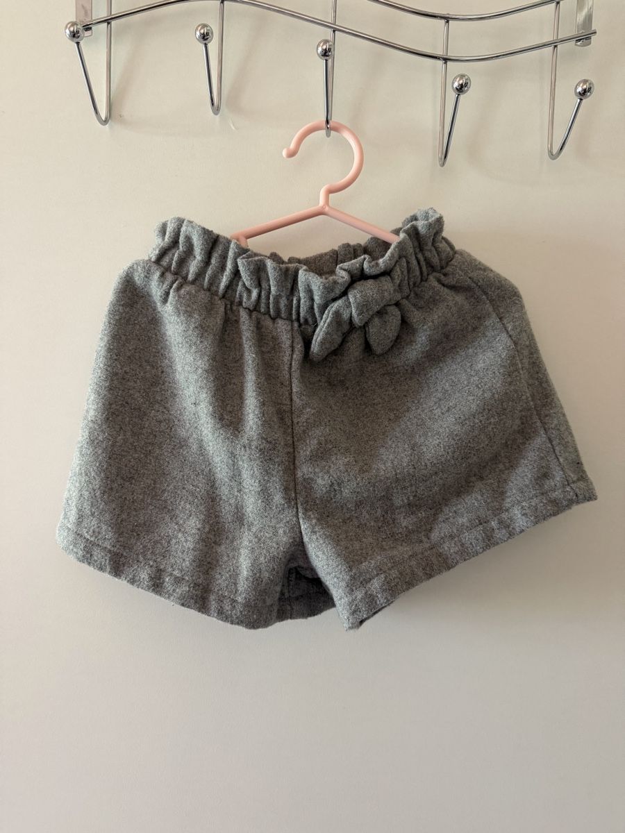 Next Pantaloni: NEXT Shorts - 1-2 years  – Nuovo (secondo la descrizione) da Roche VD venduto da closetcleanse