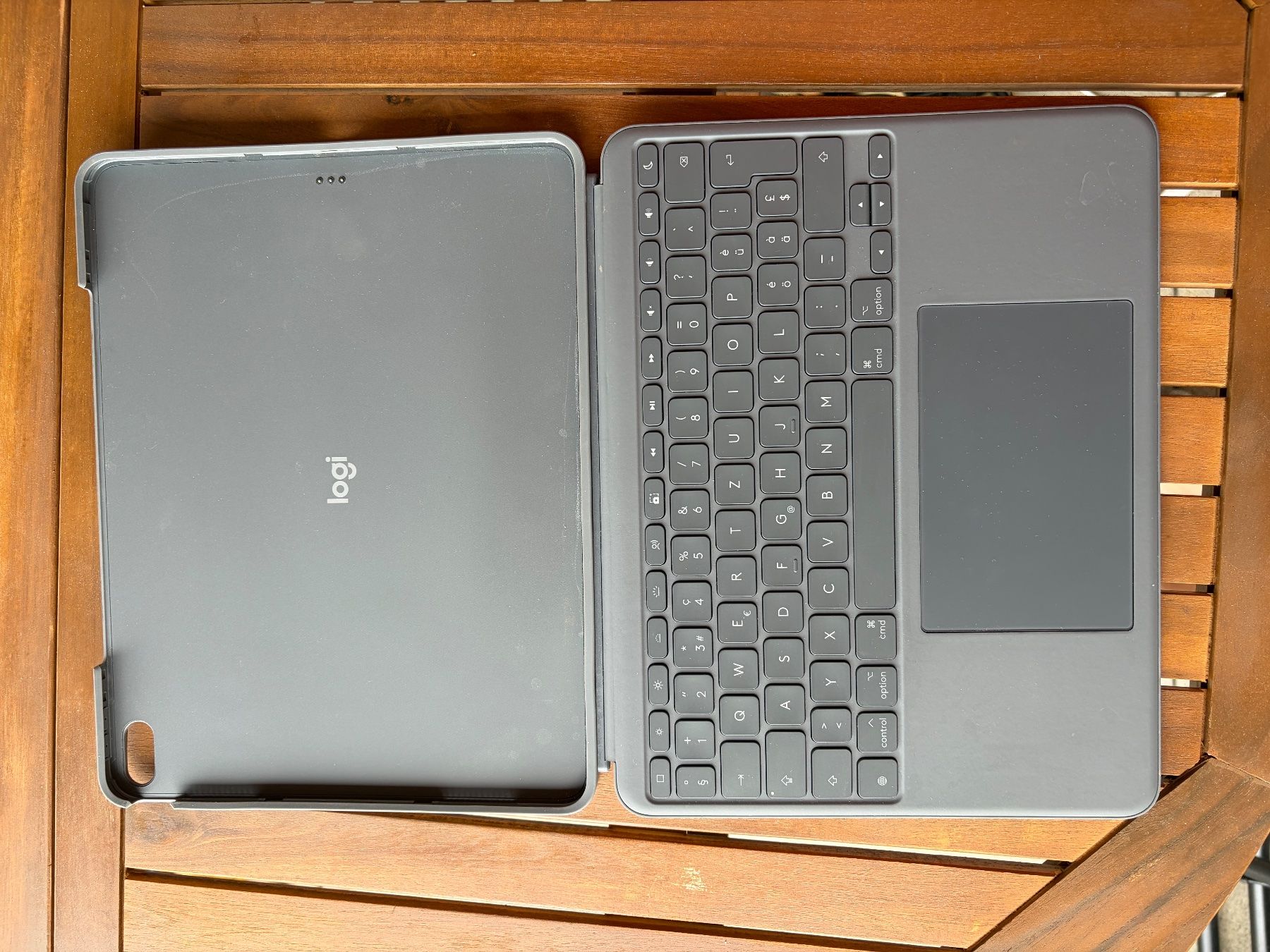 Covers & Taschen: Combo Touch for iPad Air – Defekt aus Grandvaux von Filipe.dasilva
