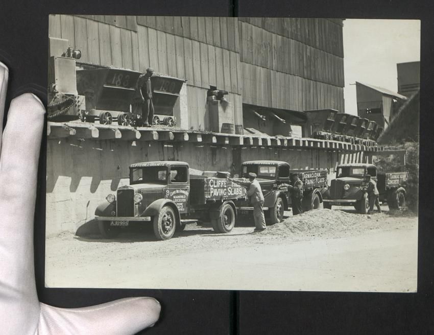 Fotografie & Manifesti: Fotografie Lastwagen Morris mit Hamshaw  – Usato da Berlin venduto da bartko-reher