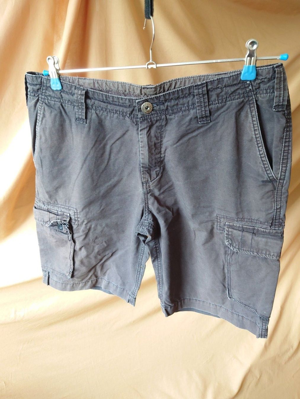 Pantaloni: Short anthracite Clockhouse L – Usato da Bévilard venduto da Thenightes