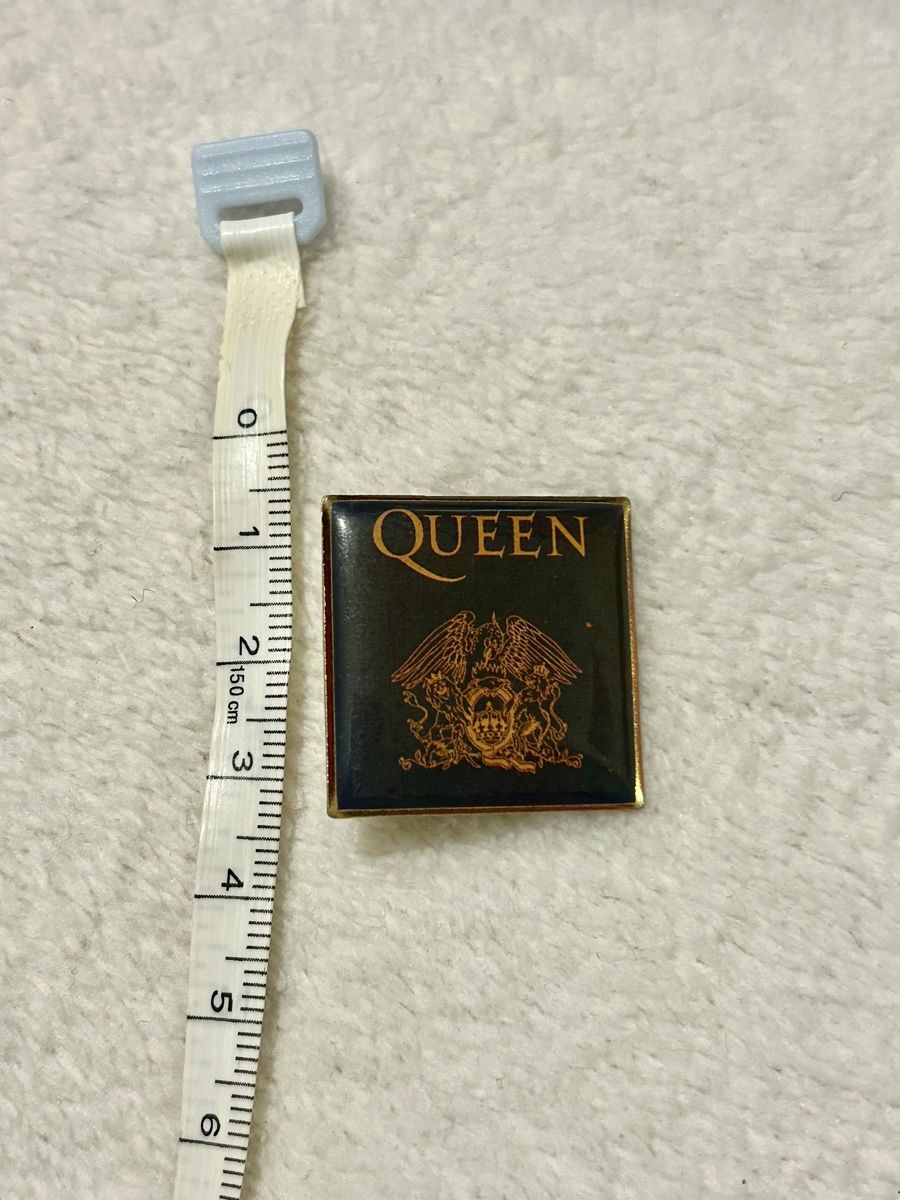 Plaquettes & Badges: Queen Pin Band – D'occasion à Uster par xBeccax 1