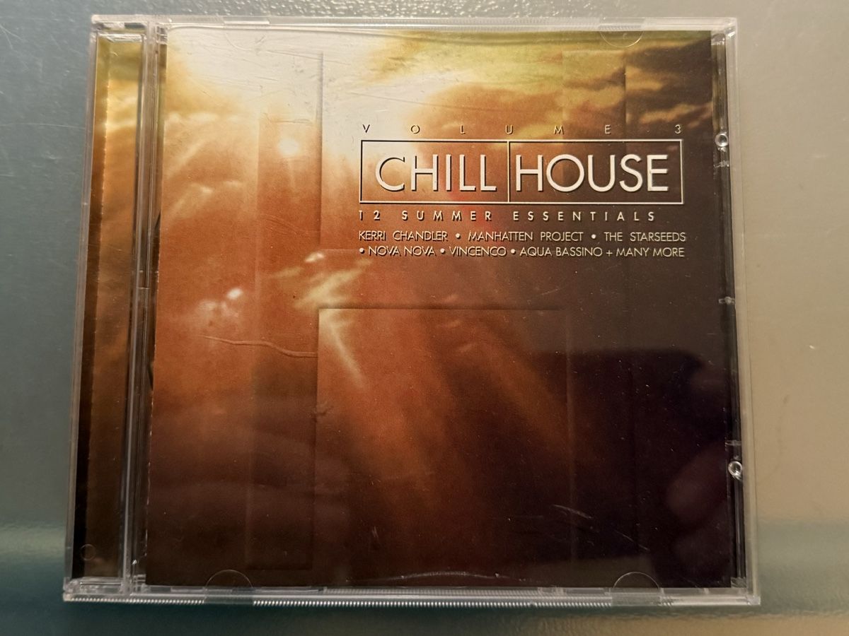 CD: Chill House Vol.3 - 12 Summer Essentials (CD) – Usato da Oberried Brienz venduto da Chyara