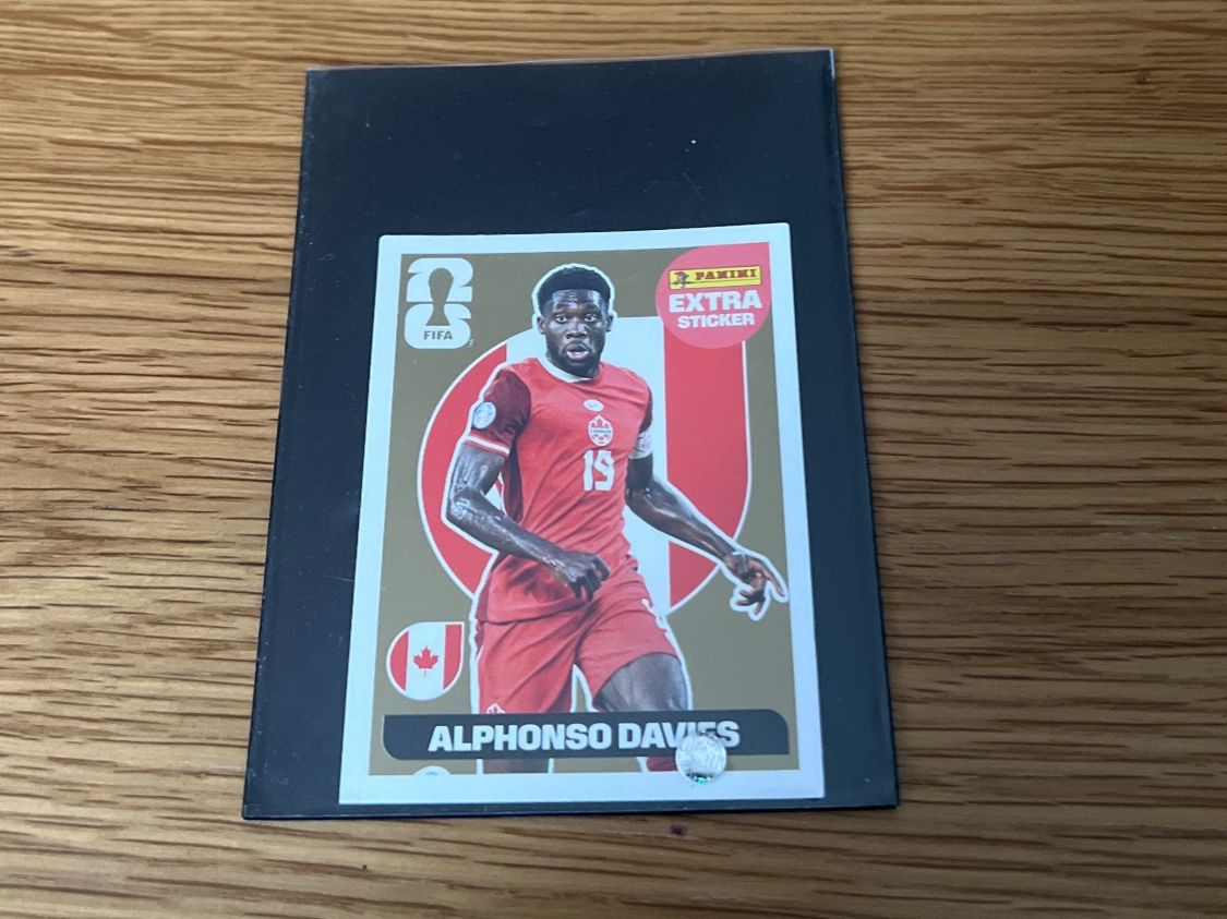 Panini Sammelbilder & Trading cards: Alphonso Davies Extra Sticker Gold – Gebraucht aus Brugg AG von Jeta6