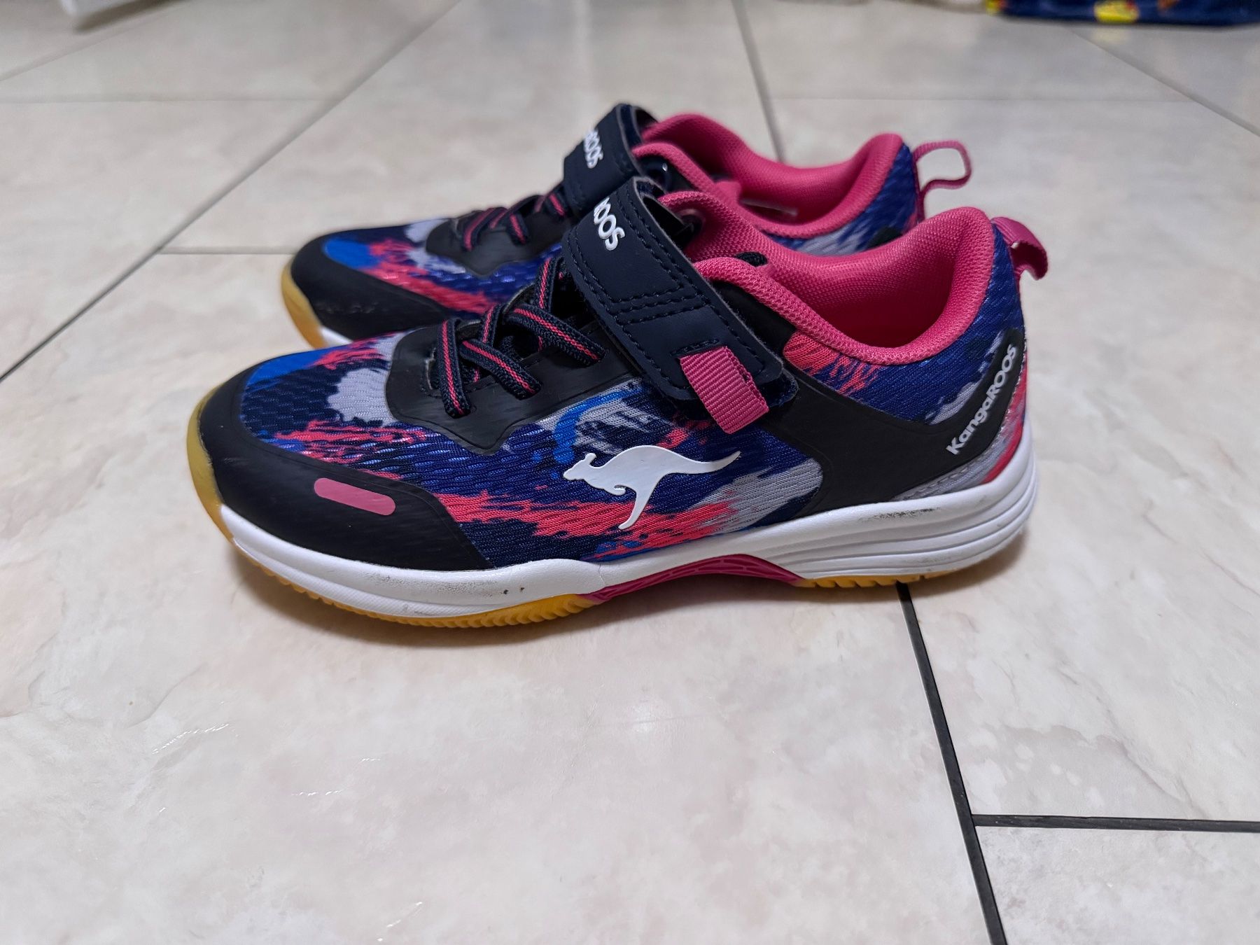 Chaussures filles: Mädchen Turnschuhe Gr. 32 – D'occasion à Uetikon am See par m1384 1