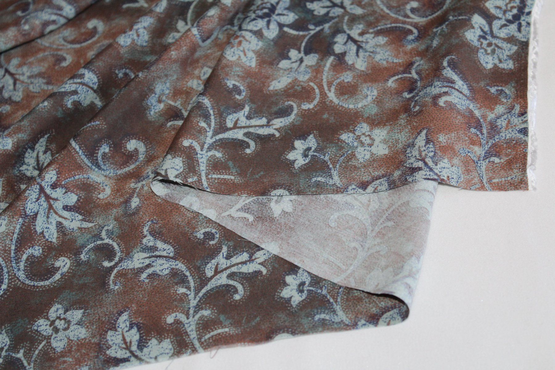 Tissus: ***AUSVERKAUF*** Stoff Kleiderstoff Viscose – Neuf (Voir description) à Obfelden par solomon111 3