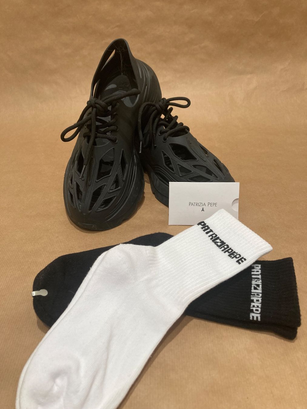 Patrizia Pepe Scarpe da donna: Patrizia Pepe sneaker no.35/36 – Usato da Paradiso venduto da Kayakara 2
