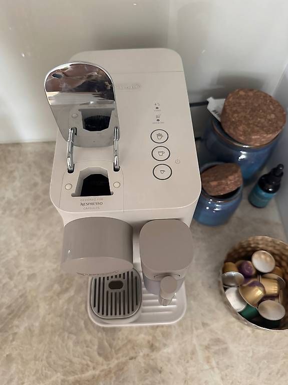 De'Longhi Macchine per caffè & Macchine per espresso: De LonghiNespresso Lattissima weiss – Usato da Hinwil venduto da marinaschroder 3