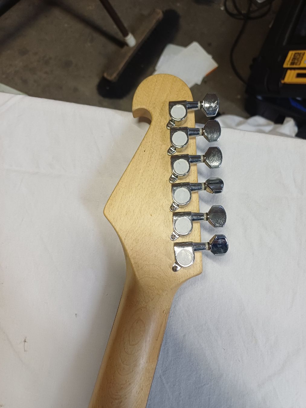 Strumenti musicali: E-Gitarre für Bastler – Difettoso da Wangenried venduto da Recycler94 5