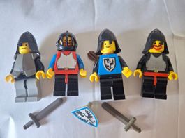LEGO Ritter Figuren Set, 4 Figuren mit Zubehör, Ritterbur...