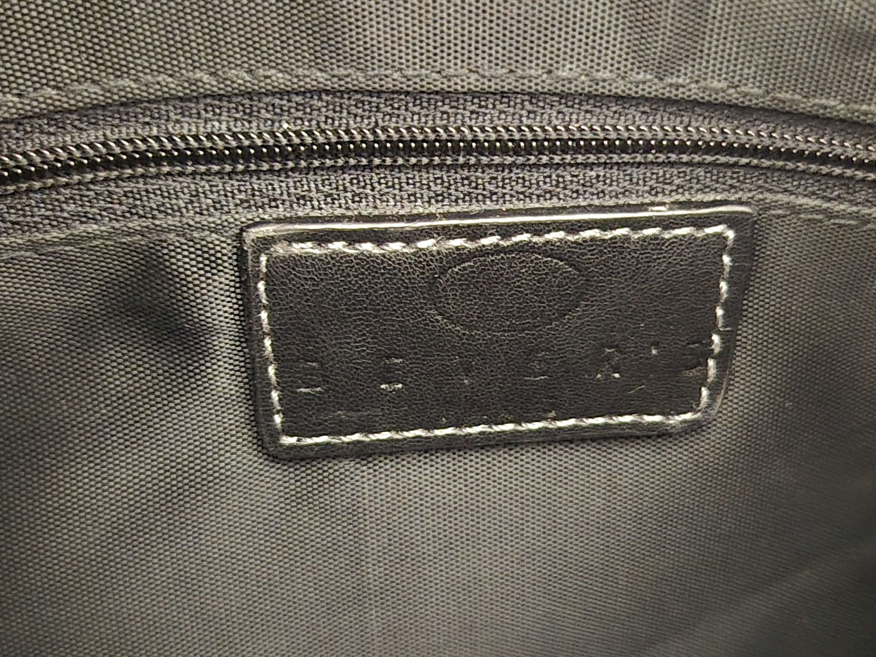 Taschen für Damen: Bever's Handtasche  Leder / schwarz – Gebraucht aus Volketswil von elo_qn79 8