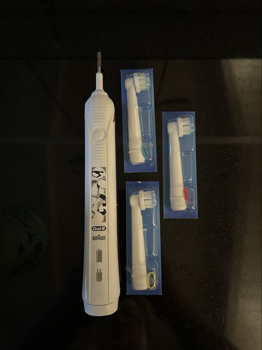 Oral B Cura dei denti: Oral b elektrische Zahnbürste – Usato da Hersberg venduto da Seesternchen85