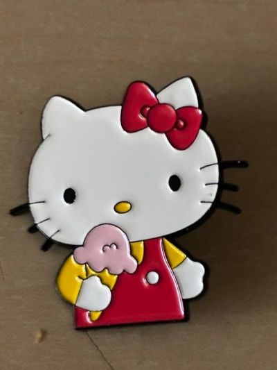Plaketten & Abzeichen: PIN: Hello Kitty Anstecker NEU Pin – Neu (gemäss Beschreibung) aus Allschwil von Schwelheimer
