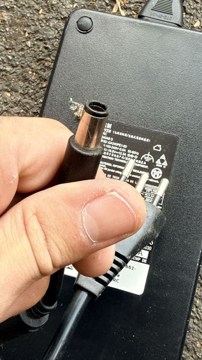 Dell Laufwerke & Adapter: Dell AC/DC Adapter ADP-230GB B 230W – Gebraucht aus Winterthur von Alawi_47 1