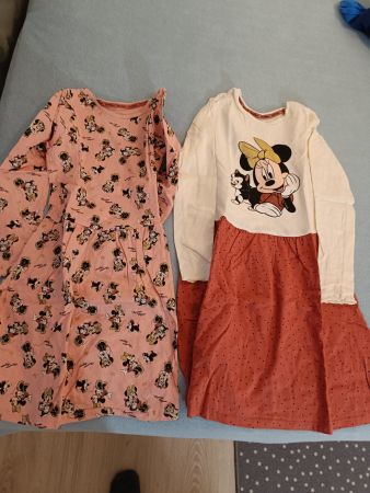 2 neue Minnie Maus Jersey kleider glitzernd 128