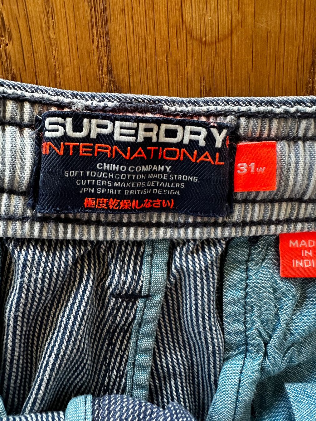 Superdry Pantaloni: Shorts Superdry  Grösse 31W – Usato da Niederbüren venduto da Hudi_1974 2
