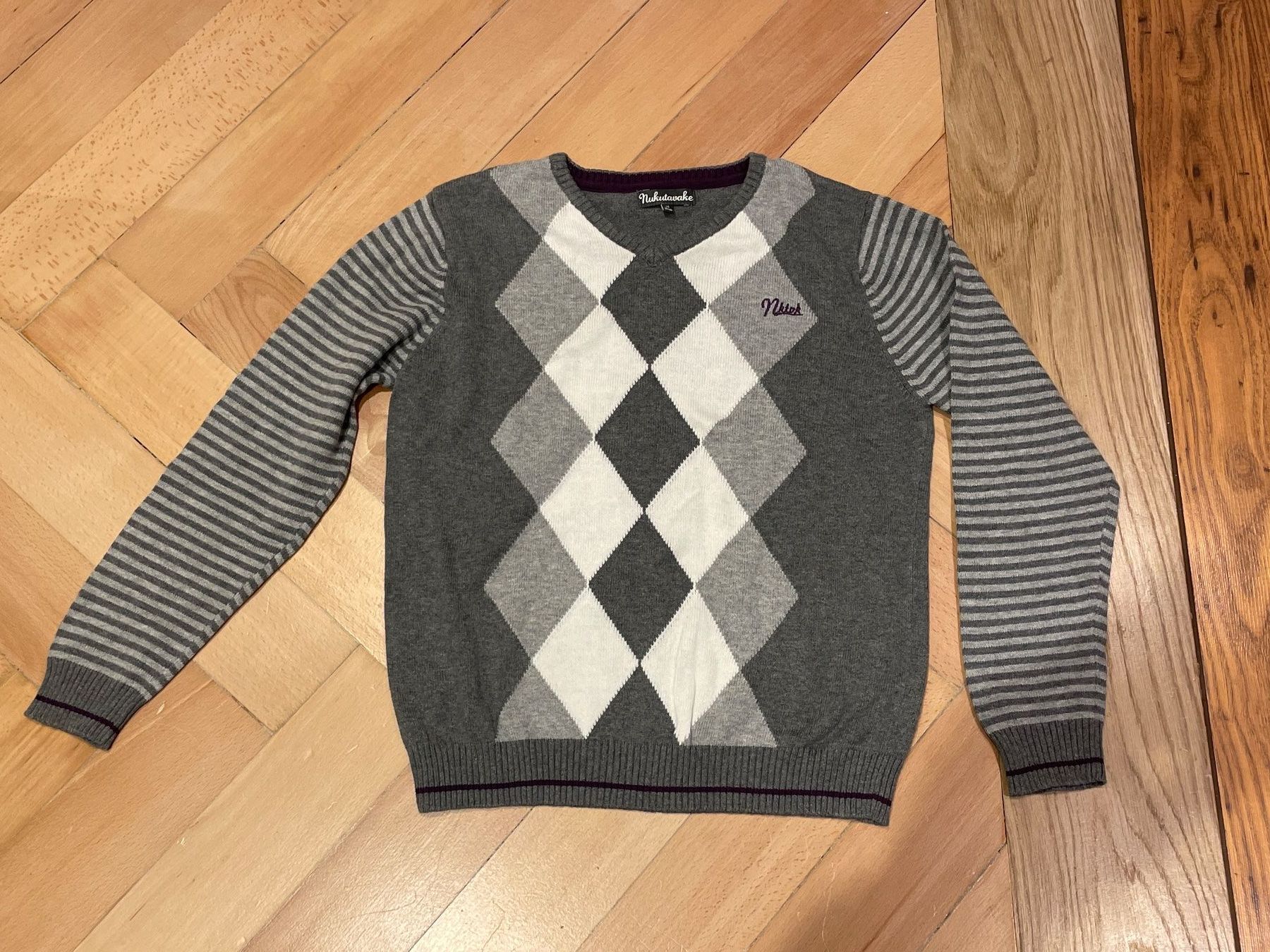 Pullover & Sweatshirts: NUKUTAVAKE Pullover Gr. 168 / 14 Jahre – Gebraucht aus Frasnacht von GracyStore