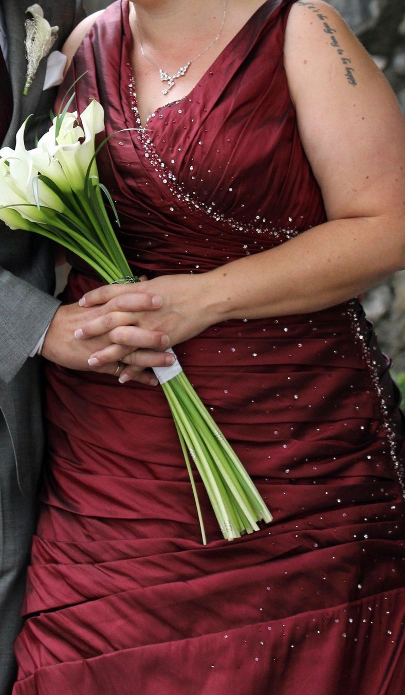 Vestiti: rotes Hochzeitskleid Gr. 50 – Usato da Pfäffikon ZH venduto da AnjaZOLA