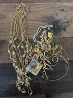 Lot bijoux (Sautoir est un Christian Dior)