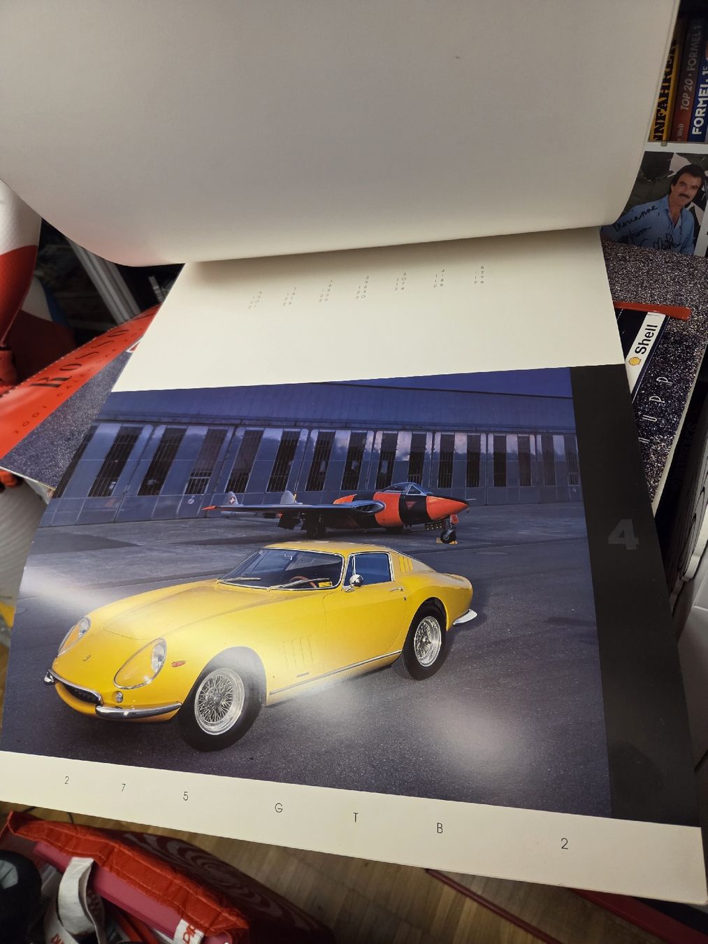 Ferrari Kalender: Ferrari Kalender 1992 leichte Gebrauchsspuren  – Gebraucht aus Wetzikon ZH von AmacherM 4