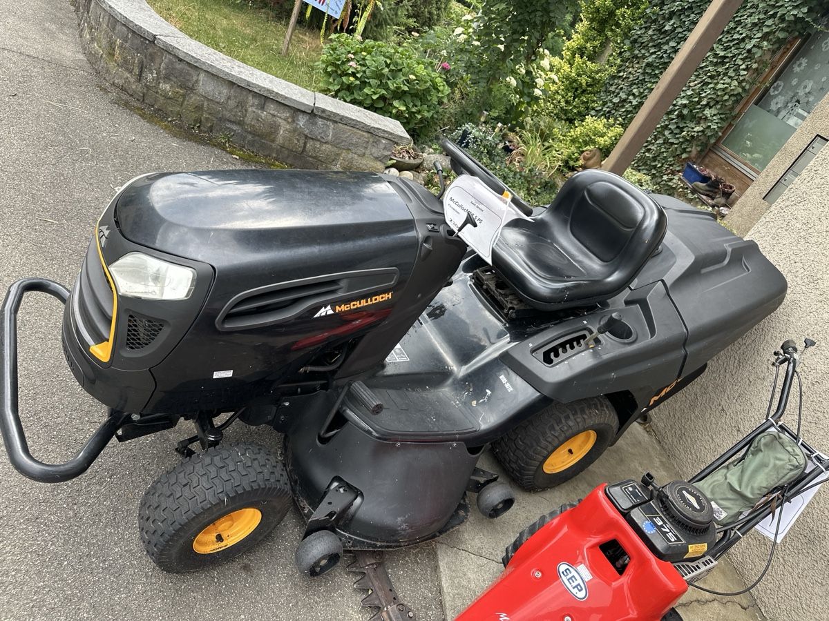 Husqvarna Tagliaerba: Rasentraktor 18.5 PS  – Usato da Grossdietwil venduto da kawasaki-kfx 1