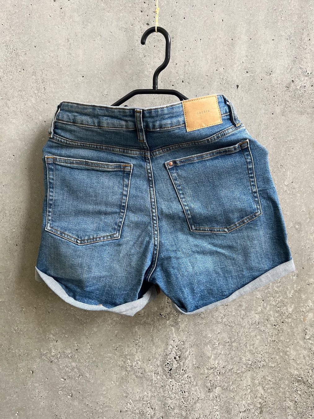 Jeans: Mom Shorts Jeans – Gebraucht aus Bern von leokislig 2