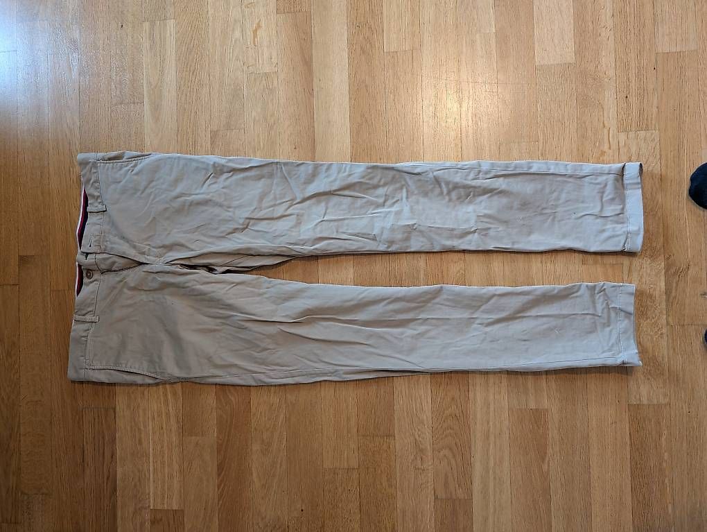 Tommy Hilfiger Hosen: Tommy Hilfiger Chino Hose – Gebraucht aus Ennetbaden von pau_8kxv