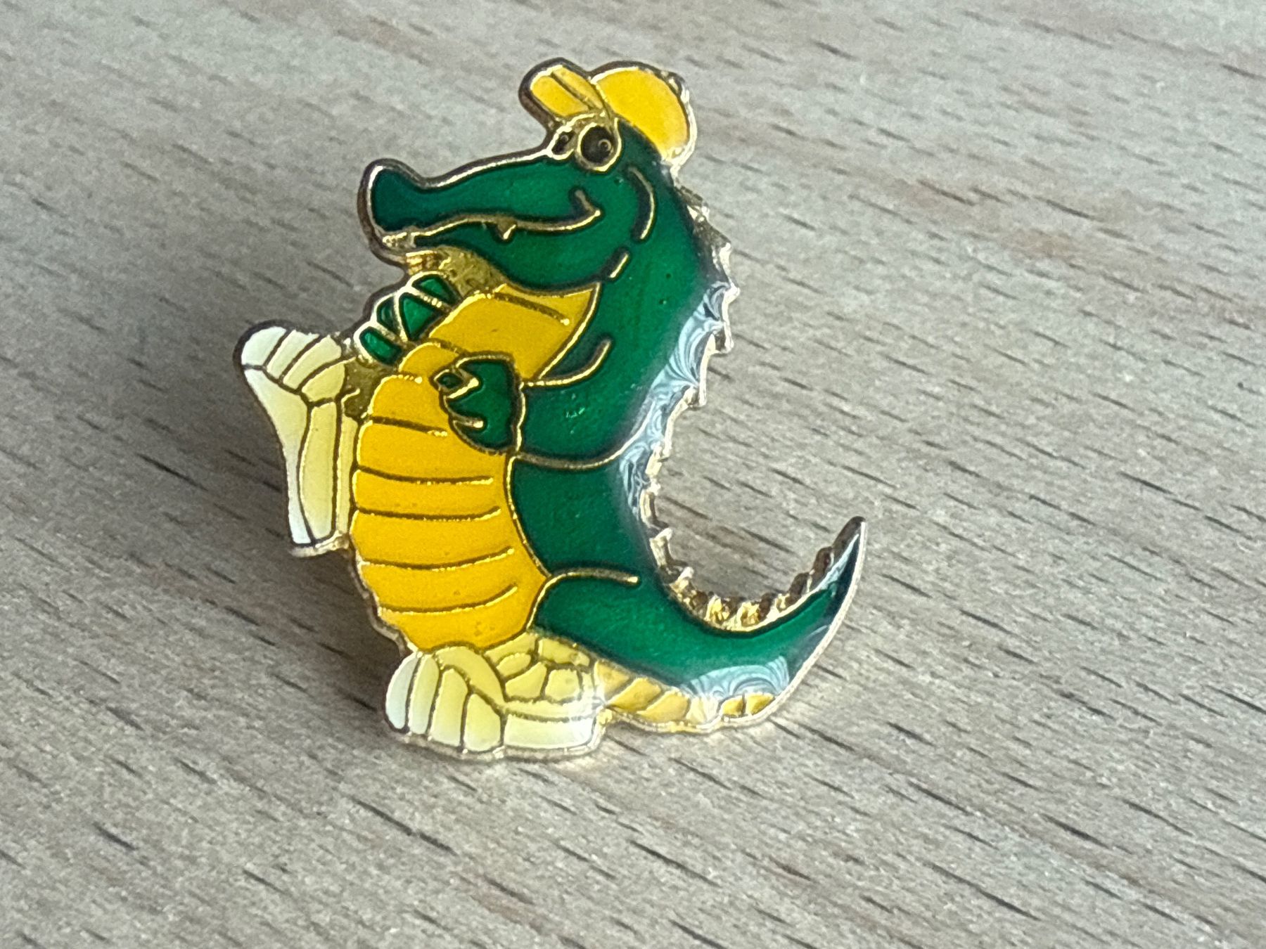 Placchette & Badge: Pin Krokodil – Usato da Glattbrugg venduto da Schweigmatt