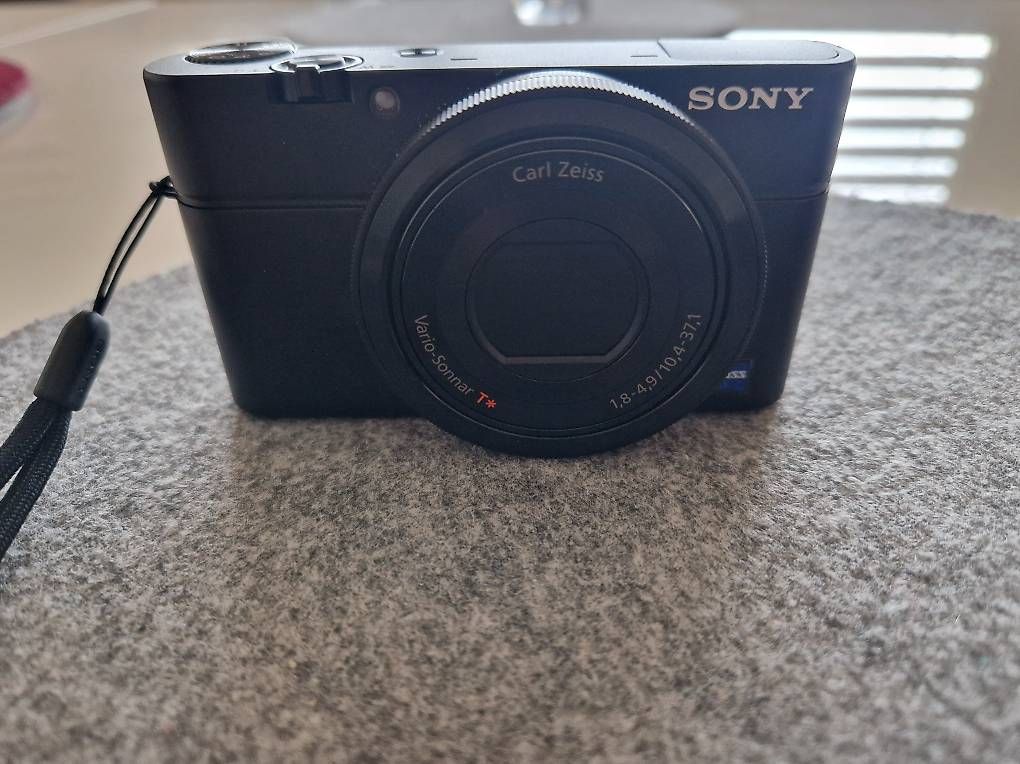 Fotocamera: Sony Kompaktkamera DSC-RX100 – Usato da Feuerthalen venduto da olg_hgs9