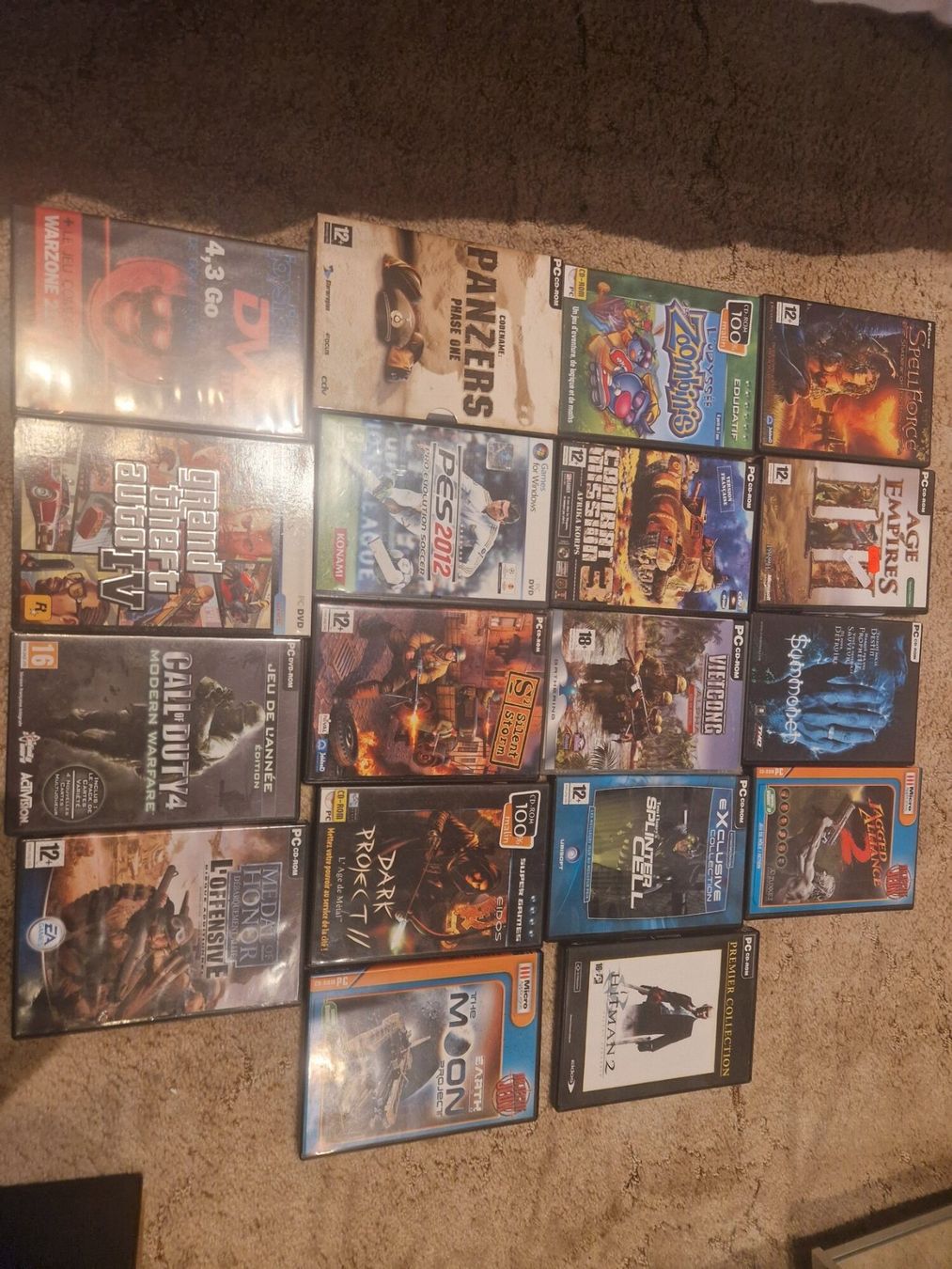 Lot 18 jeux PC rétro : GTA IV, Call of Duty 4, Hitman 2 (Gebraucht) in ...