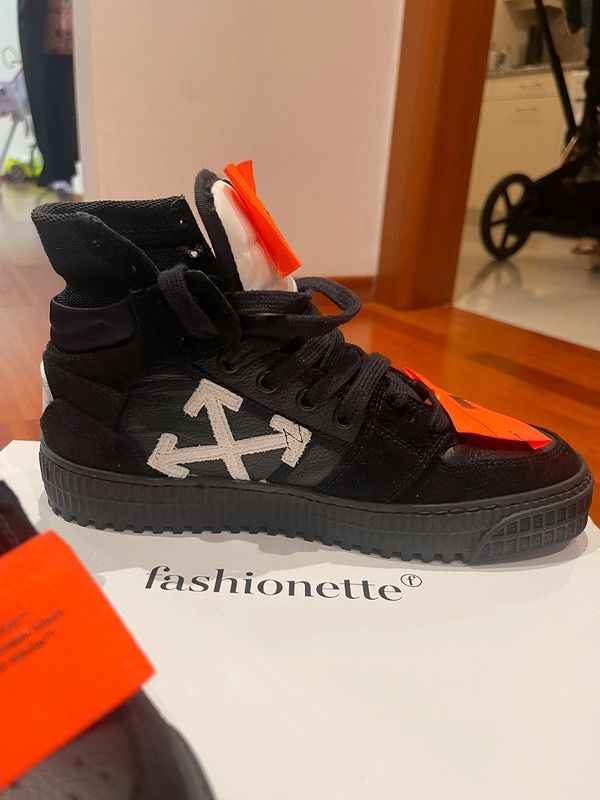 Off-White Scarpe da donna: Off white off court sneakers 36 37 – Nuovo (secondo la descrizione) da Kilchberg ZH venduto da cruella 1
