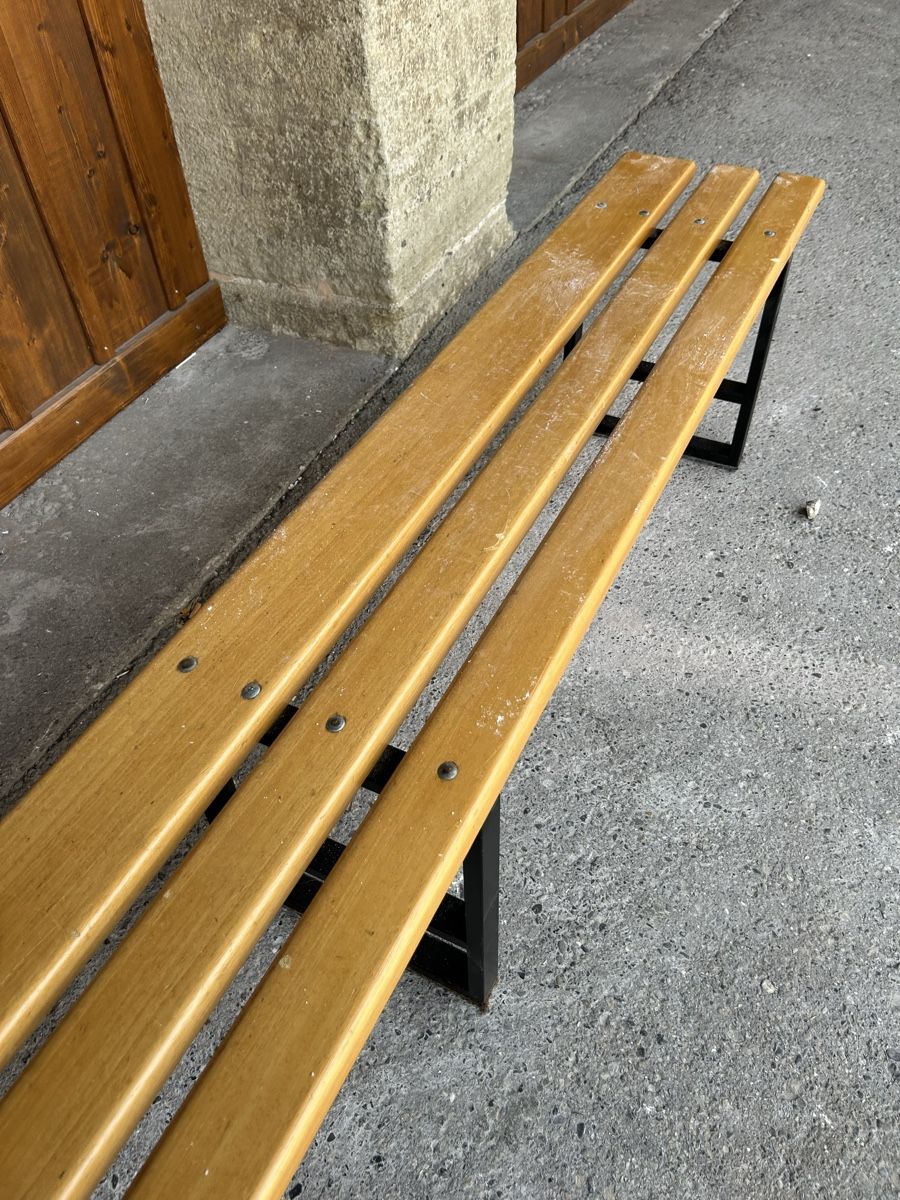 Bänke: Banc XXL en bois, – Gebraucht aus Thierrens von Bigla 4