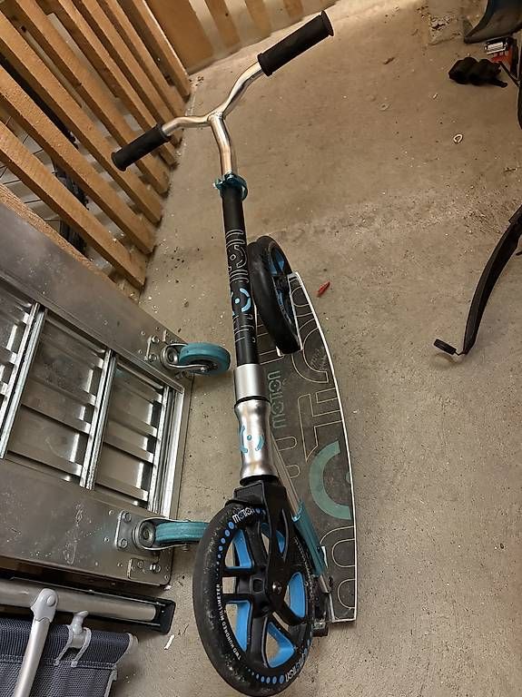 Micro Kickboard: Grossrad Micro Scooter  Erwachsenen Tretroller klappbar – Gebraucht aus Wichtrach von Munae1