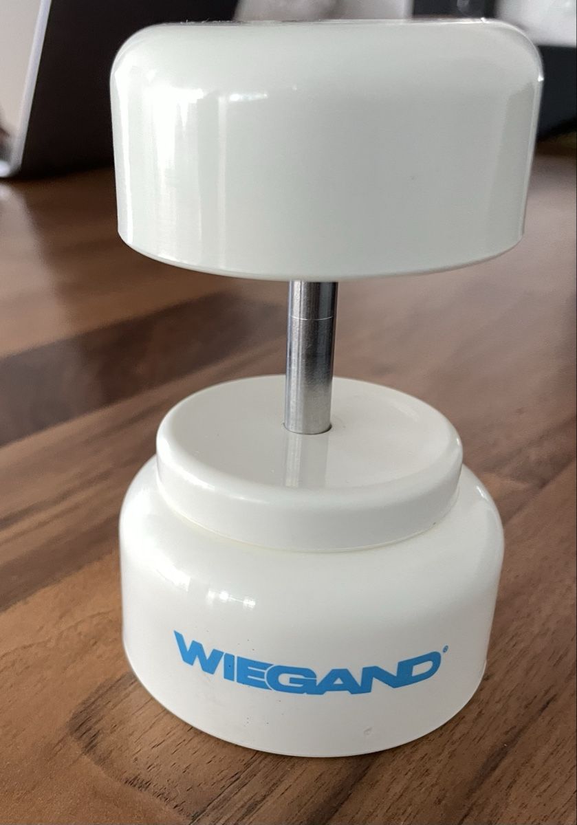 Attrezzature mediche: Tablettenmörser/PillCrusher Wiegand  – Usato da Schwerzenbach venduto da Muffi01 1