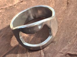 Herrenring Edelstahl. Flaschenöffner Fingerring Gr. 23 XL
