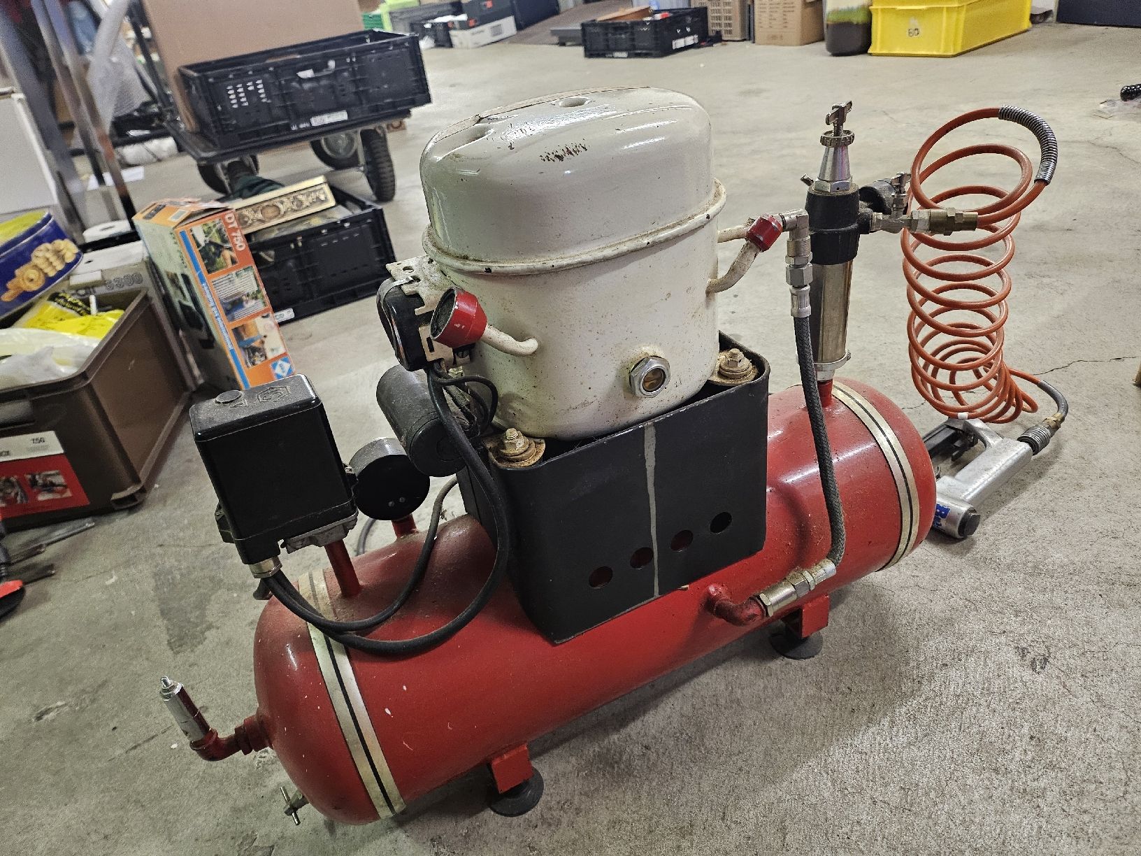 Kompressoren: Serva-Technik SHL46.SILENT.15 Kompressor mit Tacker  – Gebraucht aus St. Gallen von Cocos_Ricardo 8