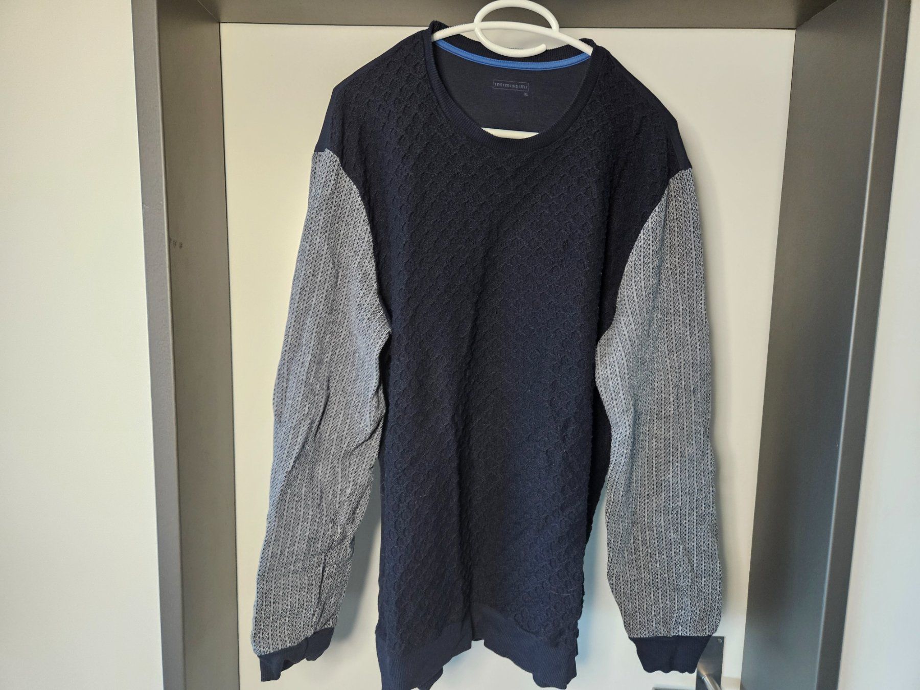 Maglioni & Felpe: Herrenpullover Gr. XL, dunkelblau/grau meliert – Usato da Dübendorf venduto da PrinceTamino